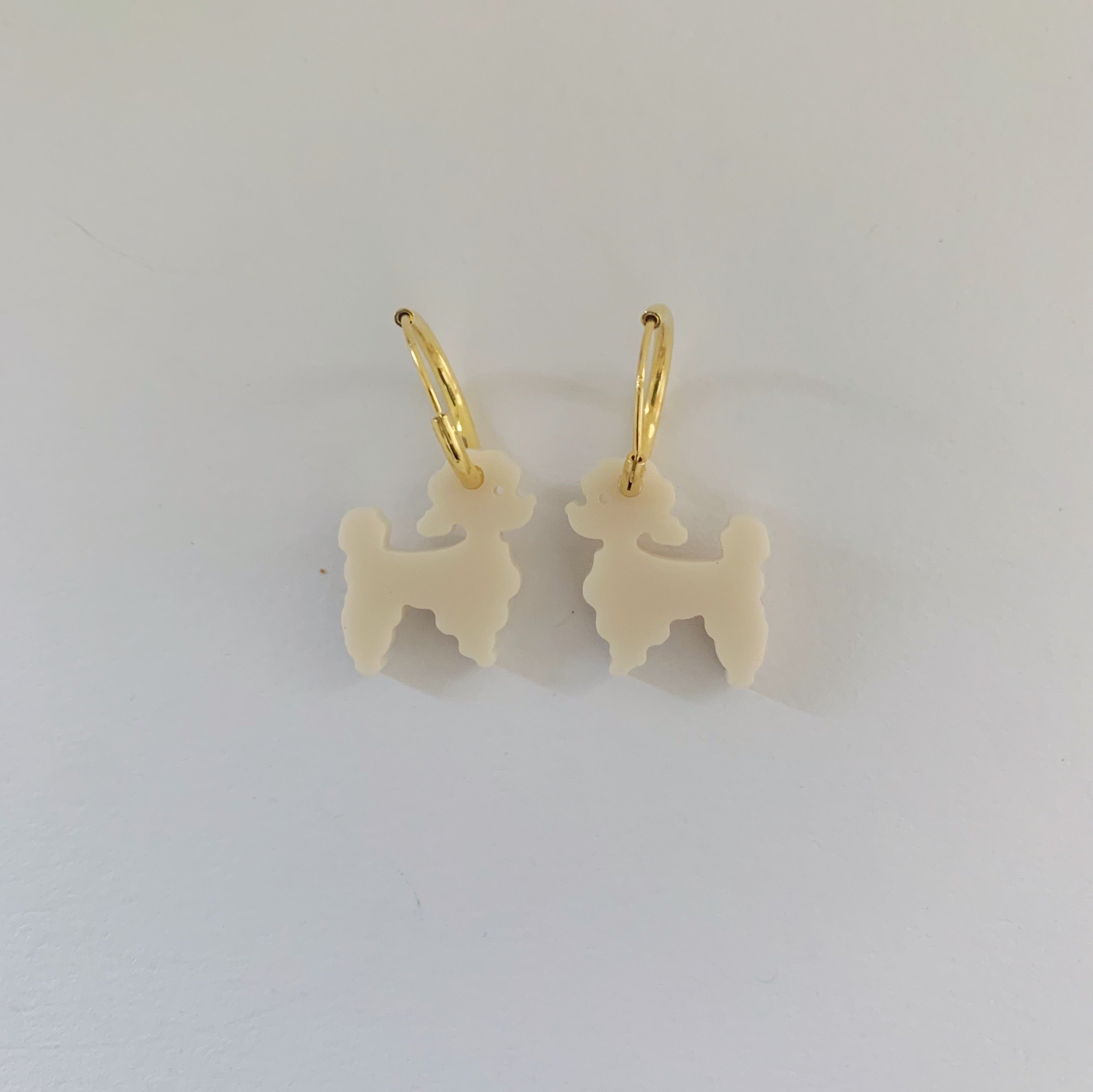 Pendientes caniche